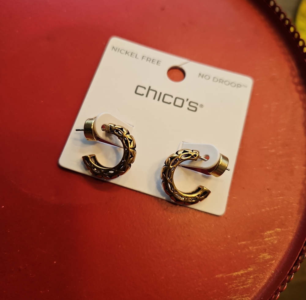 NWT Chico's Huggie Hoops